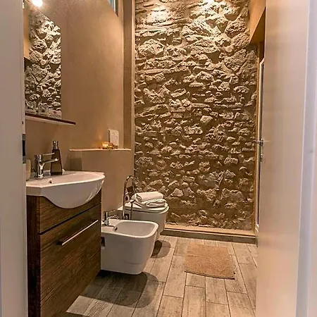 Hotel La Casa Rosa 3*